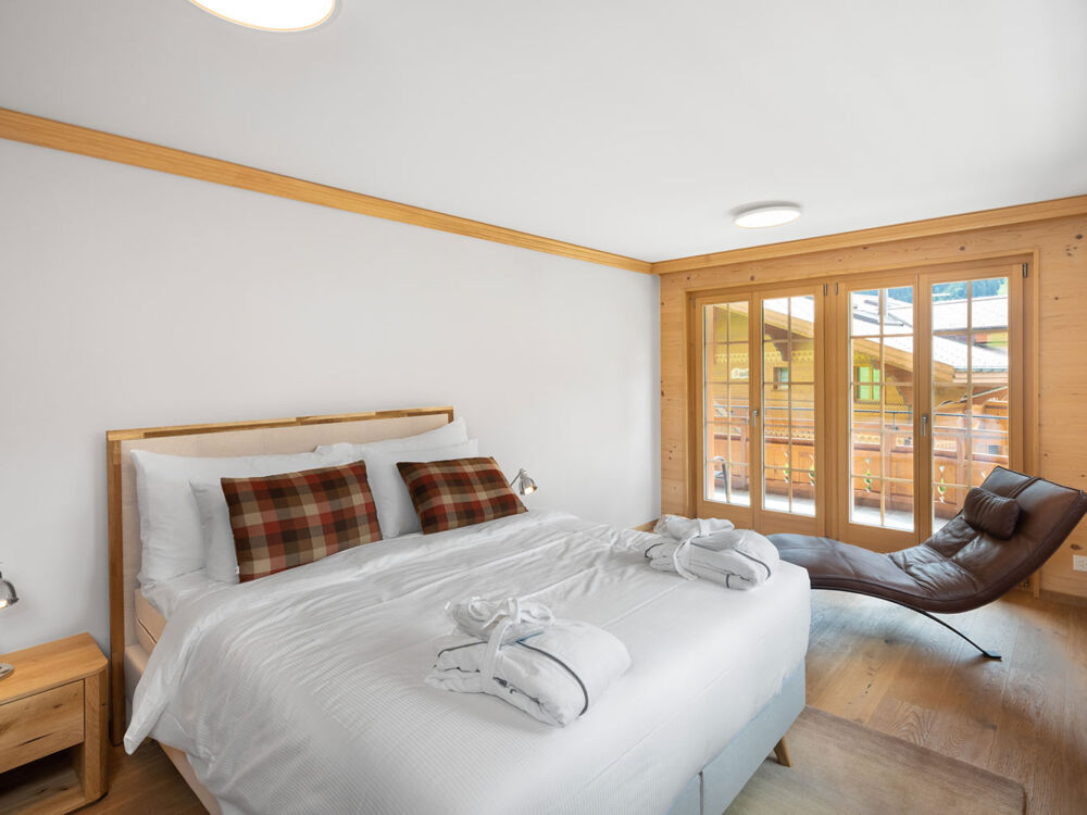 Chalet-Alia-Double-Bedroom3-SwissHotelApartments